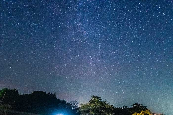 石川県柳田星の観察館満天星の駐車場で撮影。 19時台に撮影しました。 光源が全くなく申し分ない撮影場所です。